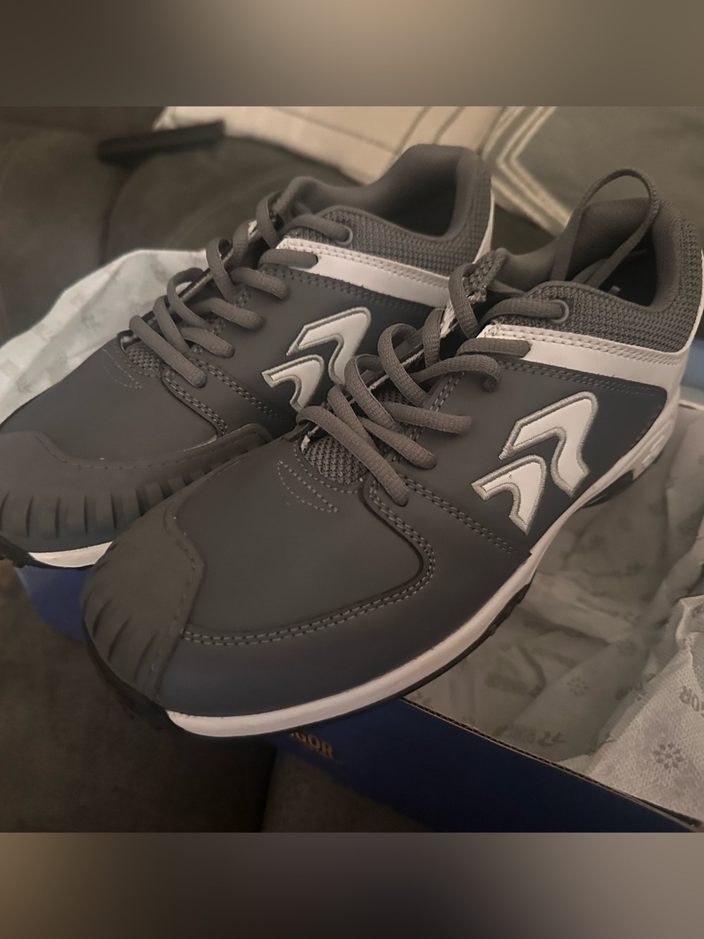 NEW Women's Ringor Flite Softball Pitching Turf Cleats in Charcoal Gray